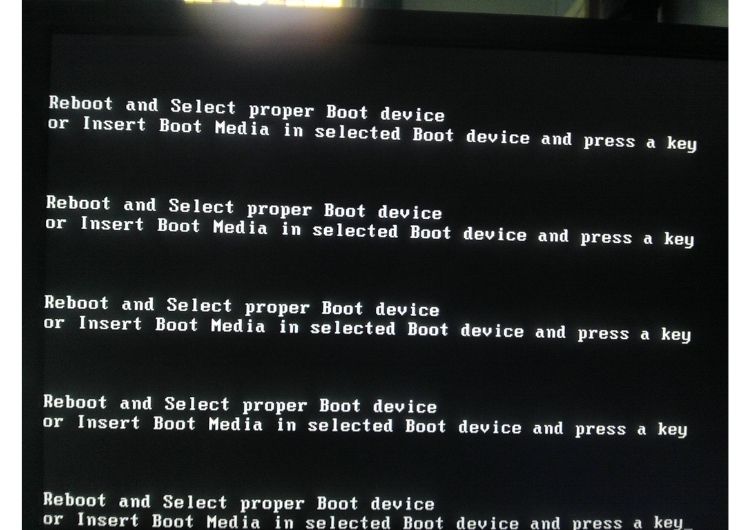 Lỗi Reboot and Select Proper Boot Device là gì?