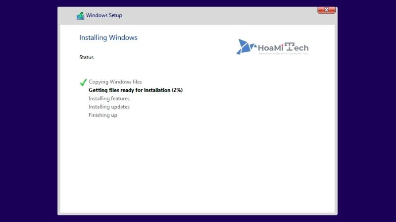 Đợi Windows 11 kết thúc quá trình cài đặt
